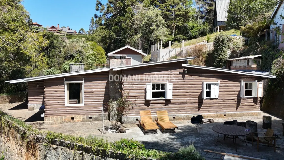 Foto 1 de Casa com 5 quartos à venda, 170m2 em Campos Do Jordao - SP
