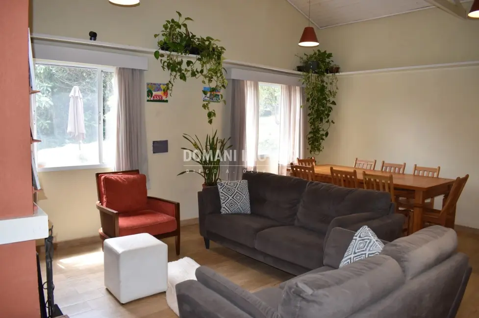 Foto 8 de Casa de Condomínio com 3 quartos à venda, 124m2 em Campos Do Jordao - SP