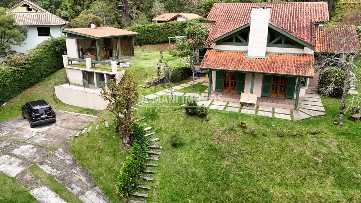 Foto 6 de Casa de Condomínio com 2 quartos à venda, 154m2 em Campos Do Jordao - SP