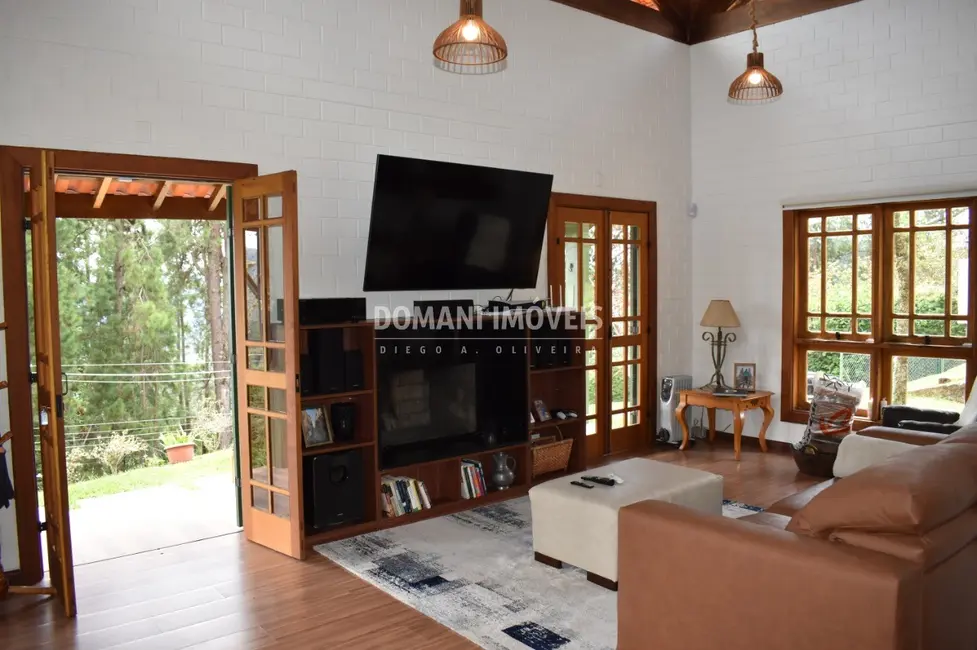 Foto 8 de Casa de Condomínio com 2 quartos à venda, 154m2 em Campos Do Jordao - SP