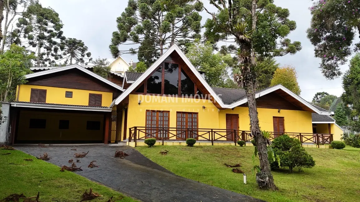 Foto 2 de Casa com 3 quartos à venda, 185m2 em Campos Do Jordao - SP
