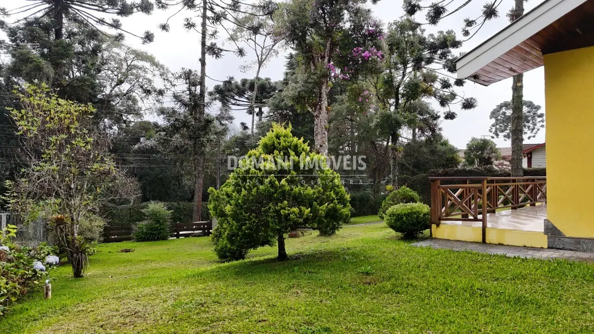 Foto 3 de Casa com 3 quartos à venda, 185m2 em Campos Do Jordao - SP