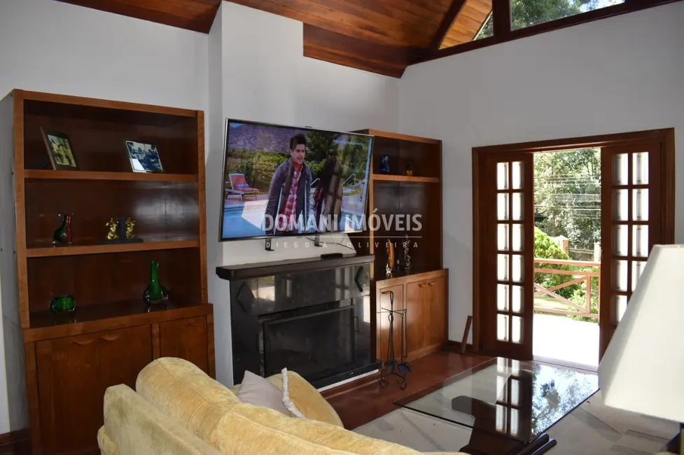 Foto 9 de Casa com 3 quartos à venda, 185m2 em Campos Do Jordao - SP