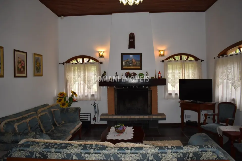 Foto 9 de Casa com 3 quartos à venda, 292m2 em Campos Do Jordao - SP