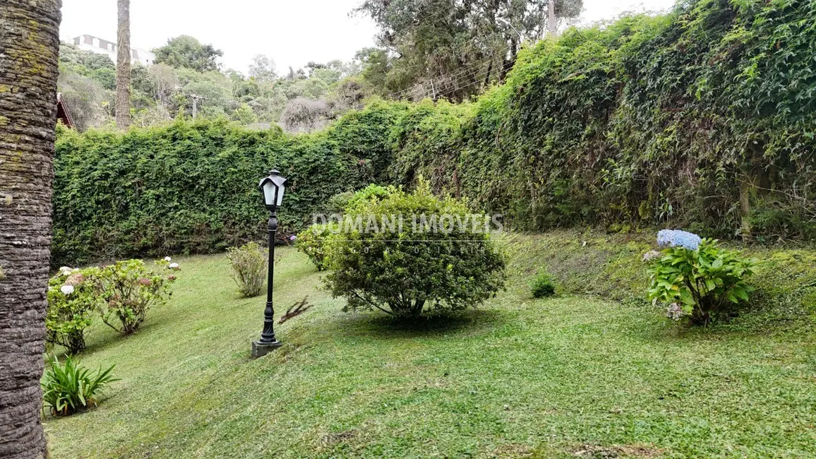 Foto 4 de Casa com 3 quartos à venda, 292m2 em Campos Do Jordao - SP