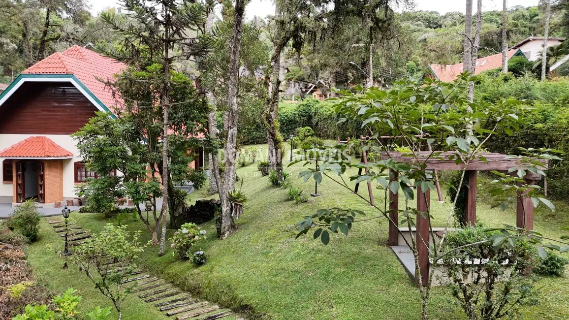 Foto 3 de Casa com 3 quartos à venda, 292m2 em Campos Do Jordao - SP