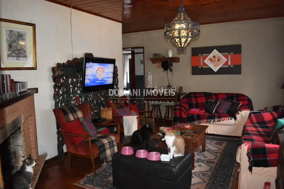 Foto 8 de Casa com 3 quartos à venda, 222m2 em Campos Do Jordao - SP