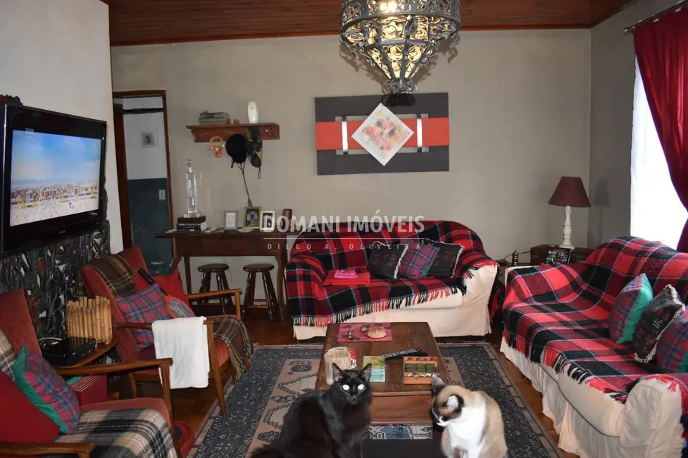 Foto 9 de Casa com 3 quartos à venda, 222m2 em Campos Do Jordao - SP