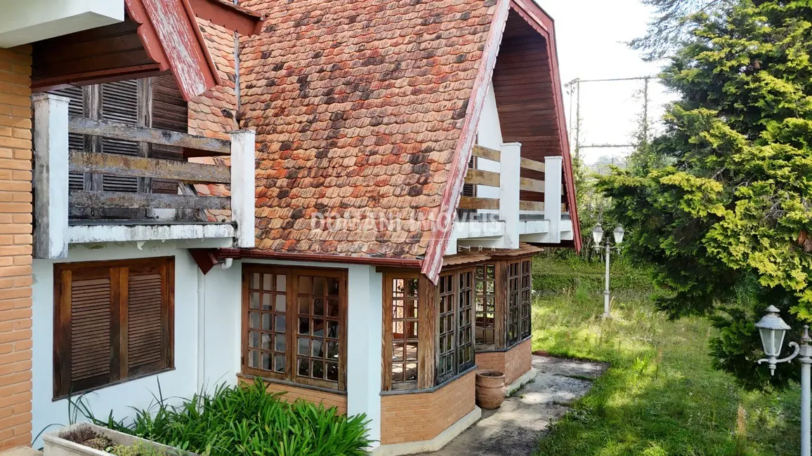 Foto 3 de Casa de Condomínio com 5 quartos à venda, 288m2 em Campos Do Jordao - SP