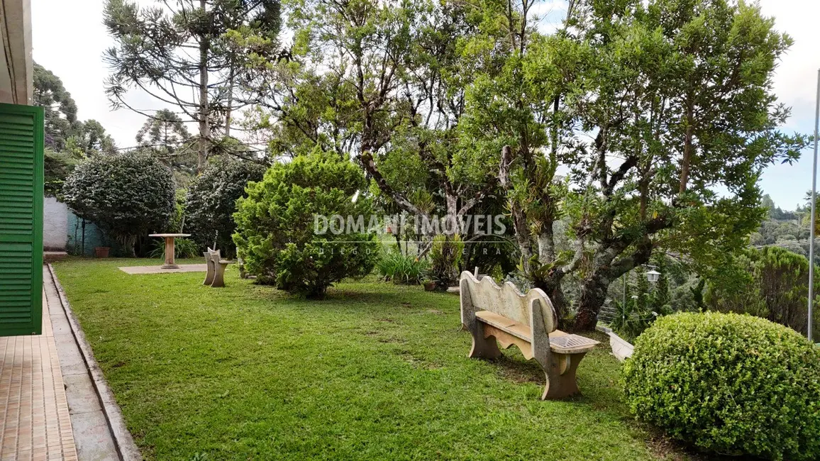 Foto 3 de Casa com 3 quartos à venda, 242m2 em Campos Do Jordao - SP