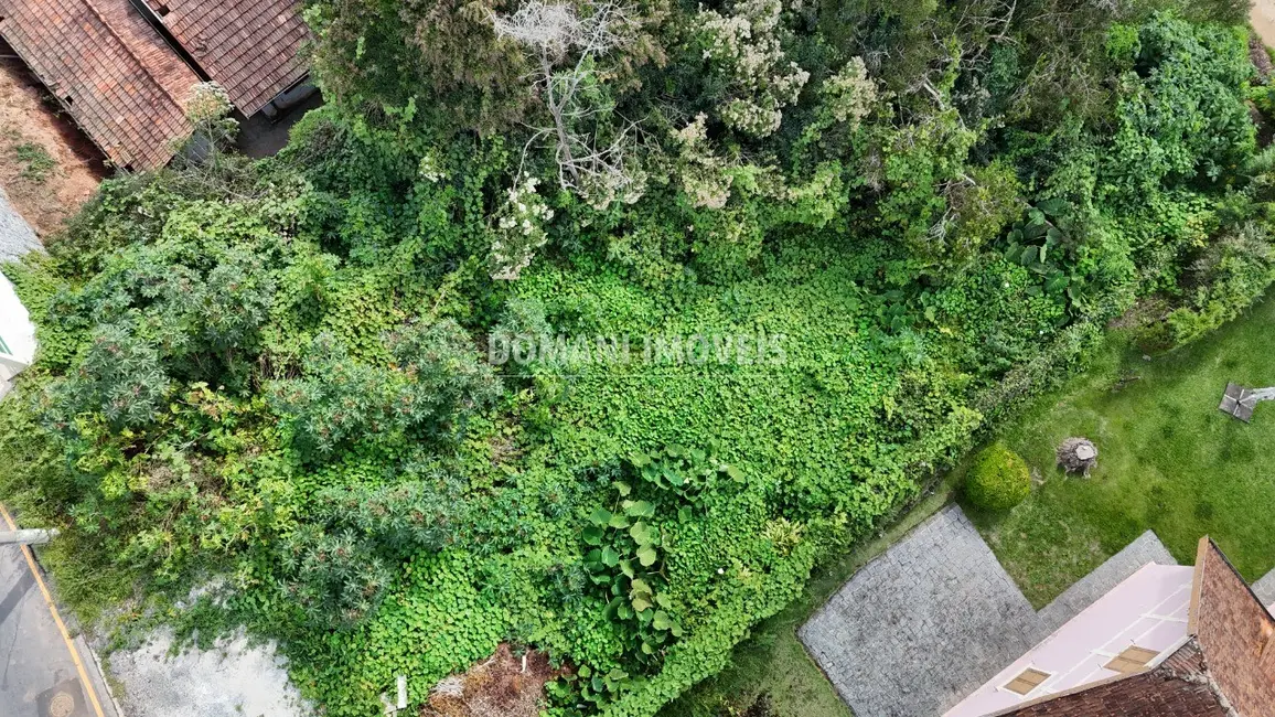 Foto 1 de Terreno / Lote à venda, 852m2 em Campos Do Jordao - SP