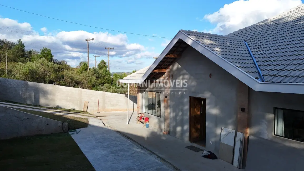 Casa com 3 quartos à venda, 280m2 em Campos Do Jordao - SP - imagem 4 Foto 4 de Casa com 3 quartos à venda, 280m2 em Campos Do Jordao - SP