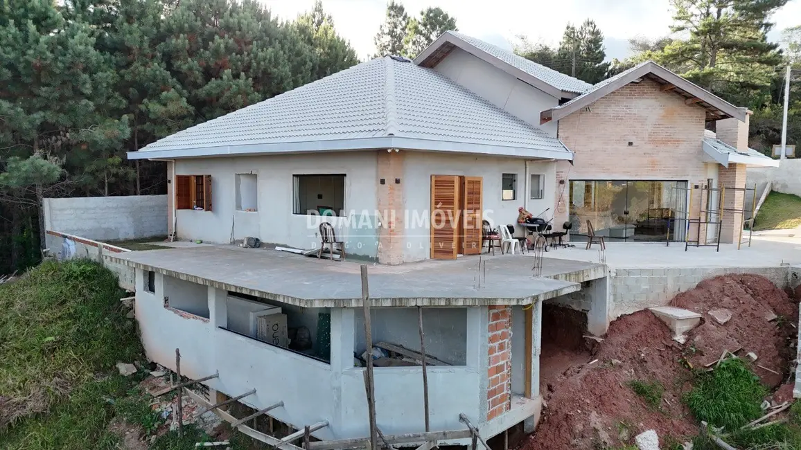 Casa com 3 quartos à venda, 280m2 em Campos Do Jordao - SP - imagem 5 Foto 5 de Casa com 3 quartos à venda, 280m2 em Campos Do Jordao - SP