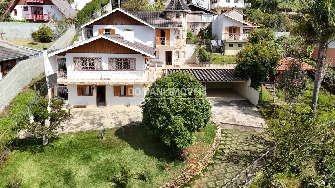 Foto 1 de Casa com 4 quartos à venda, 349m2 em Campos Do Jordao - SP
