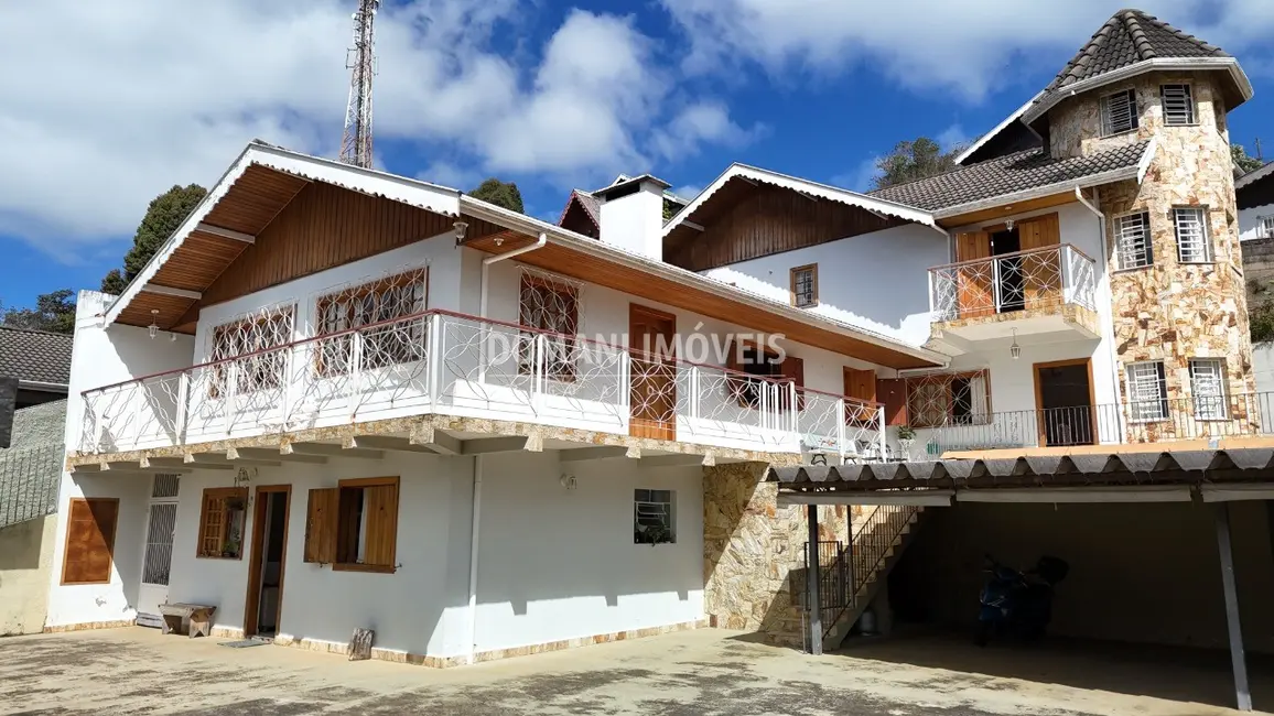 Foto 2 de Casa com 4 quartos à venda, 349m2 em Campos Do Jordao - SP