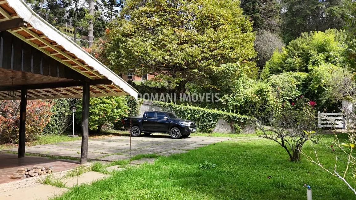 Foto 2 de Casa com 3 quartos à venda, 223m2 em Campos Do Jordao - SP