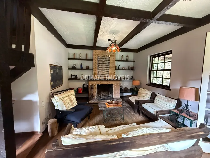 Foto 9 de Casa com 3 quartos à venda, 223m2 em Campos Do Jordao - SP