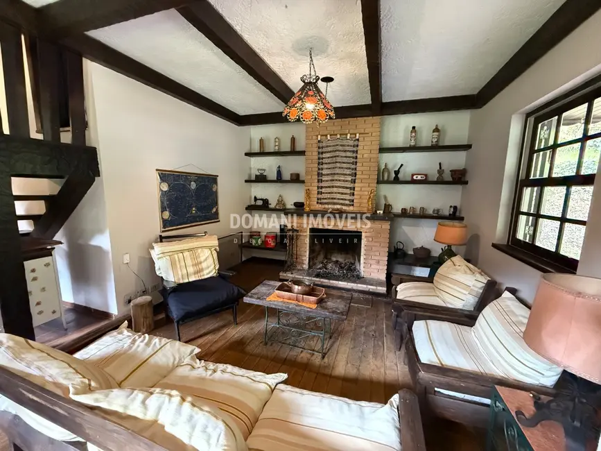 Foto 8 de Casa com 3 quartos à venda, 223m2 em Campos Do Jordao - SP