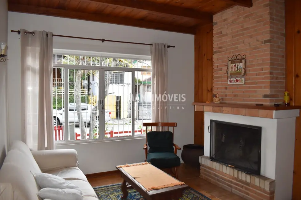 Foto 8 de Casa com 3 quartos à venda, 212m2 em Campos Do Jordao - SP