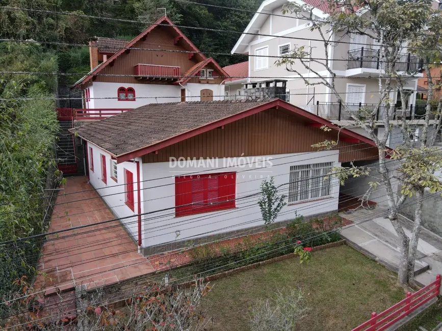 Foto 2 de Casa com 3 quartos à venda, 212m2 em Campos Do Jordao - SP