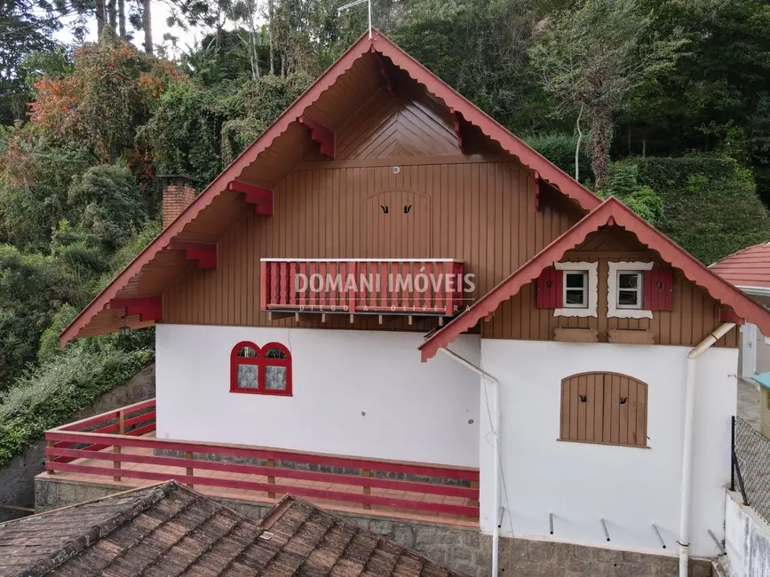 Foto 3 de Casa com 3 quartos à venda, 212m2 em Campos Do Jordao - SP