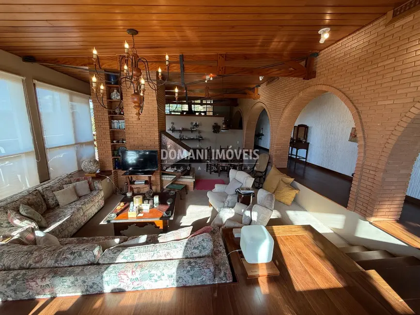 Foto 9 de Casa com 5 quartos à venda, 305m2 em Campos Do Jordao - SP