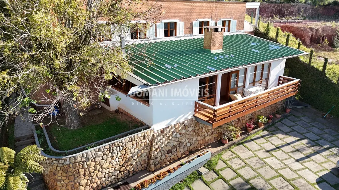 Foto 3 de Casa com 5 quartos à venda, 305m2 em Campos Do Jordao - SP