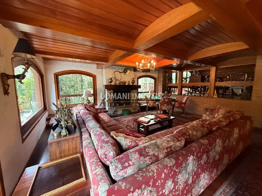 Foto 8 de Casa com 5 quartos à venda, 405m2 em Campos Do Jordao - SP