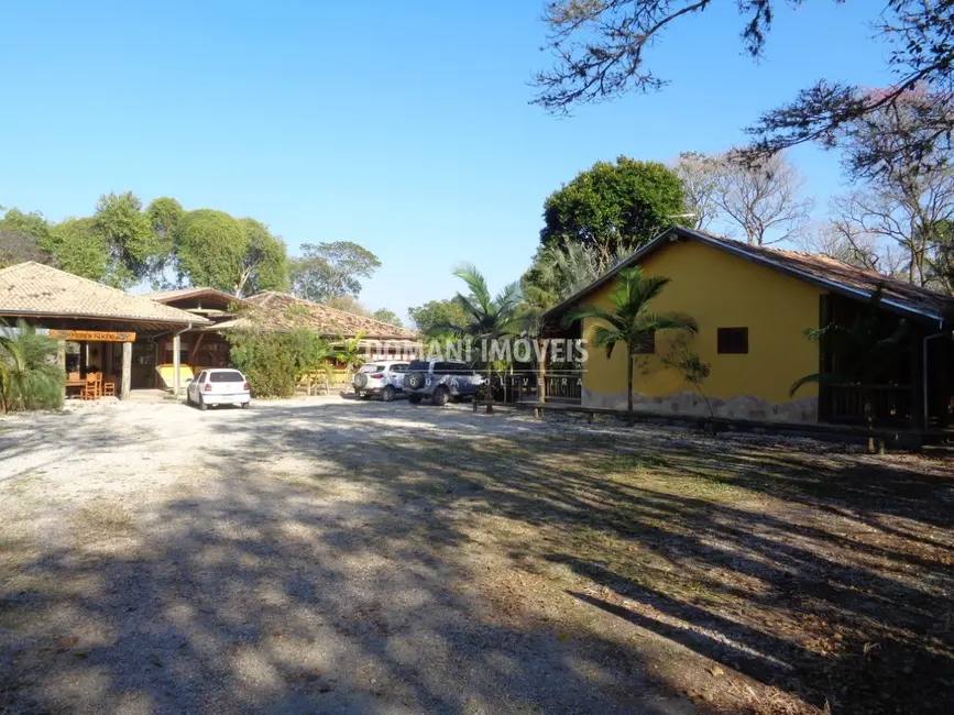 Sala Comercial com 9 quartos à venda, 1000m2 em Pindamonhangaba - SP - imagem 4 Foto 4 de Sala Comercial com 9 quartos à venda, 1000m2 em Pindamonhangaba - SP