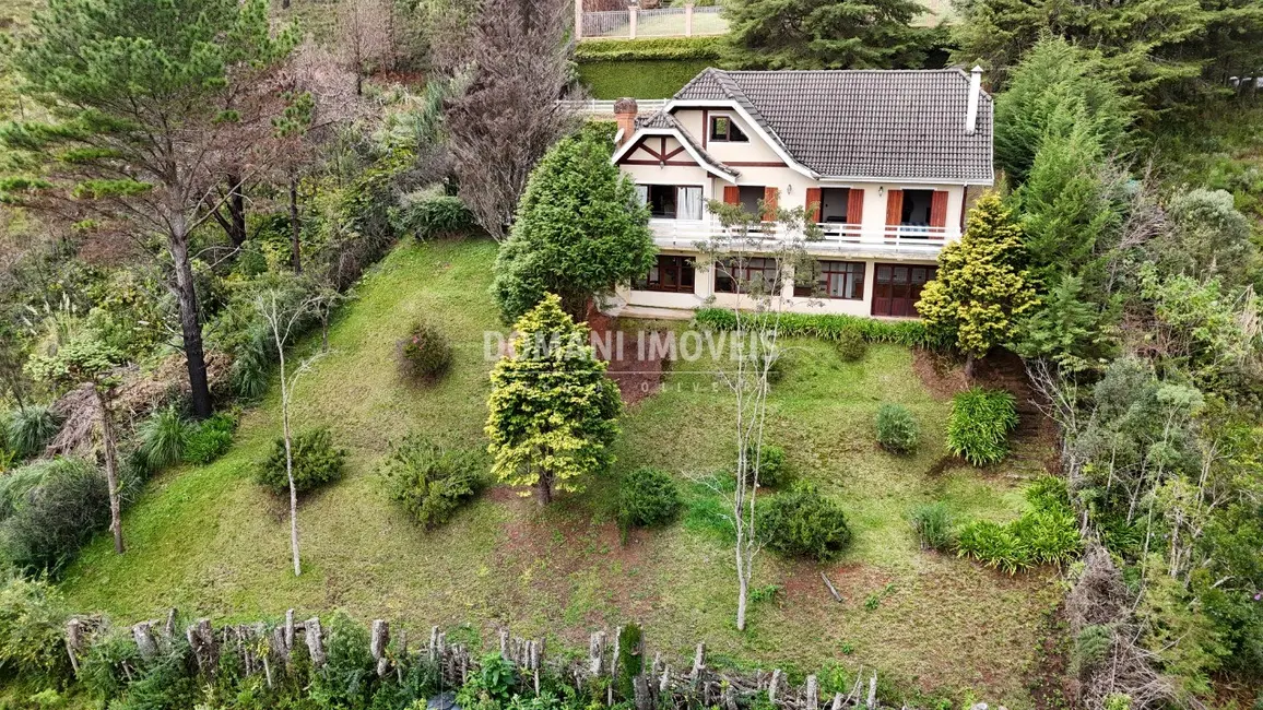 Casa com 4 quartos à venda, 295m2 em Campos Do Jordao - SP - imagem 6 Foto 6 de Casa com 4 quartos à venda, 295m2 em Campos Do Jordao - SP