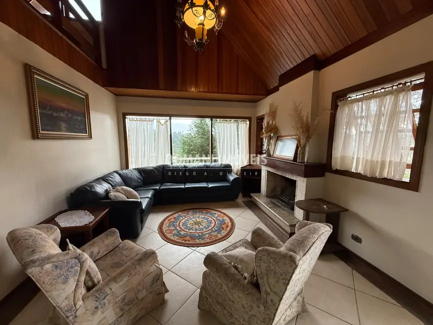 Casa com 4 quartos à venda, 295m2 em Campos Do Jordao - SP - imagem 9 Foto 9 de Casa com 4 quartos à venda, 295m2 em Campos Do Jordao - SP