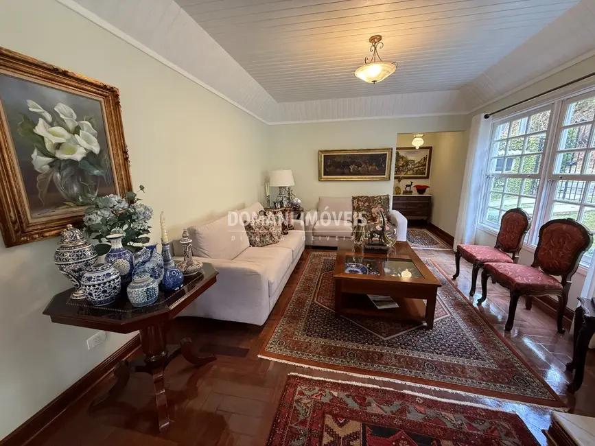 Foto 9 de Casa com 5 quartos à venda, 416m2 em Campos Do Jordao - SP