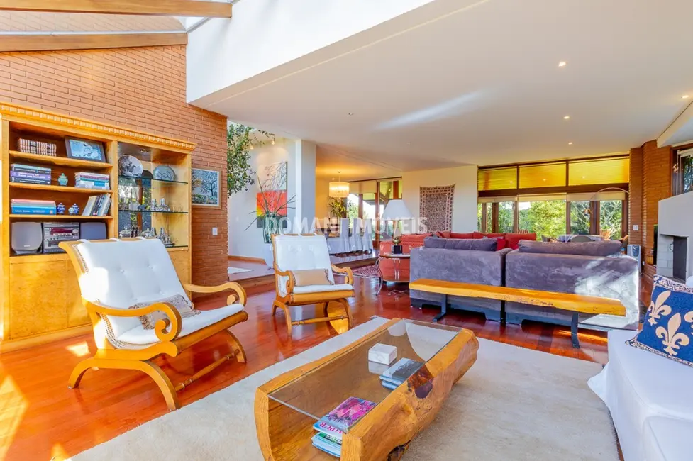 Casa de Condomínio com 5 quartos à venda, 600m2 em Campos Do Jordao - SP - imagem 9 Foto 9 de Casa de Condomínio com 5 quartos à venda, 600m2 em Campos Do Jordao - SP