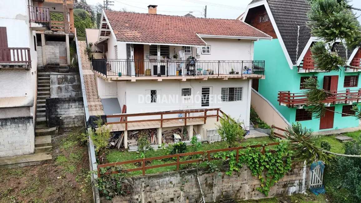 Foto 1 de Casa com 3 quartos à venda, 145m2 em Campos Do Jordao - SP