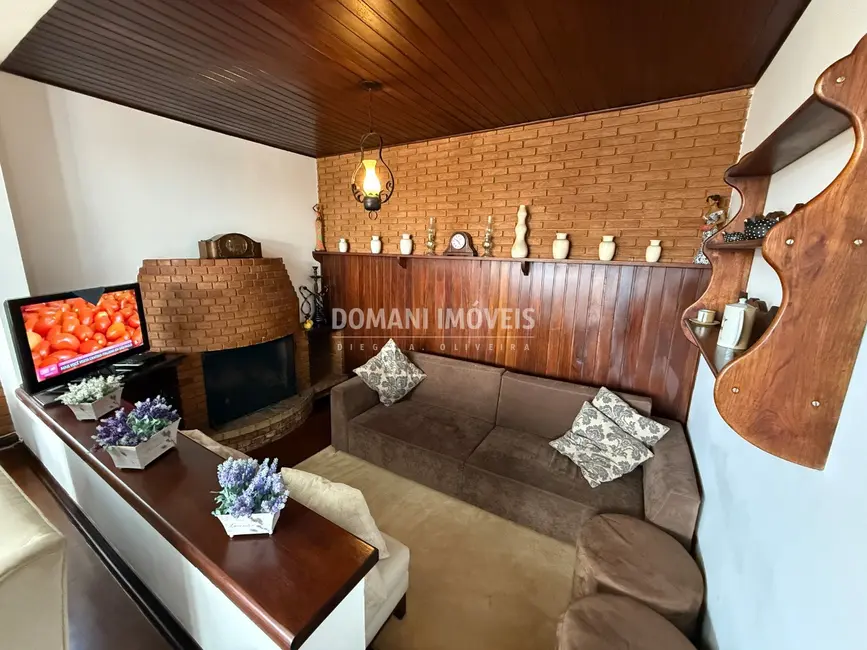 Casa com 4 quartos à venda, 313m2 em Campos Do Jordao - SP - imagem 9 Foto 9 de Casa com 4 quartos à venda, 313m2 em Campos Do Jordao - SP