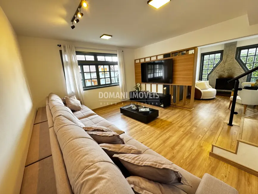 Casa de Condomínio com 3 quartos à venda, 197m2 em Campos Do Jordao - SP - imagem 9 Foto 9 de Casa de Condomínio com 3 quartos à venda, 197m2 em Campos Do Jordao - SP