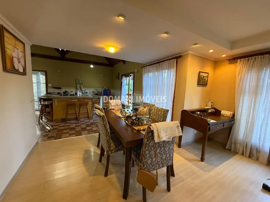 Foto 9 de Casa com 2 quartos à venda, 214m2 em Campos Do Jordao - SP