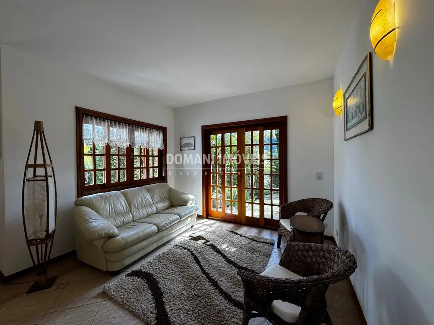 Foto 9 de Casa de Condomínio com 6 quartos à venda, 858m2 em Campos Do Jordao - SP