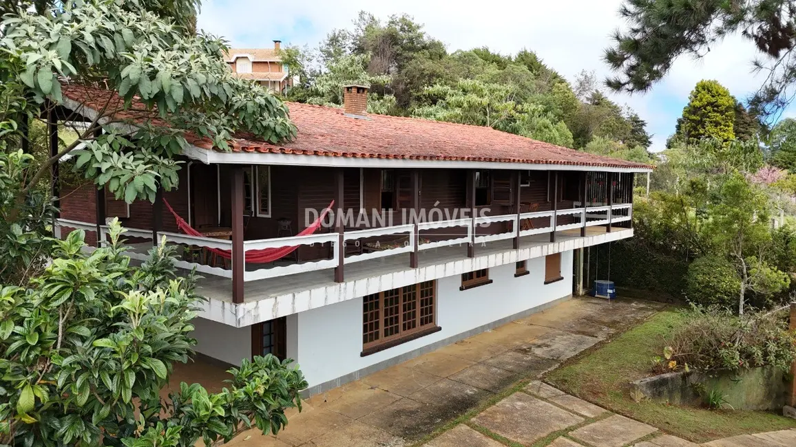 Foto 1 de Casa com 4 quartos à venda, 306m2 em Campos Do Jordao - SP