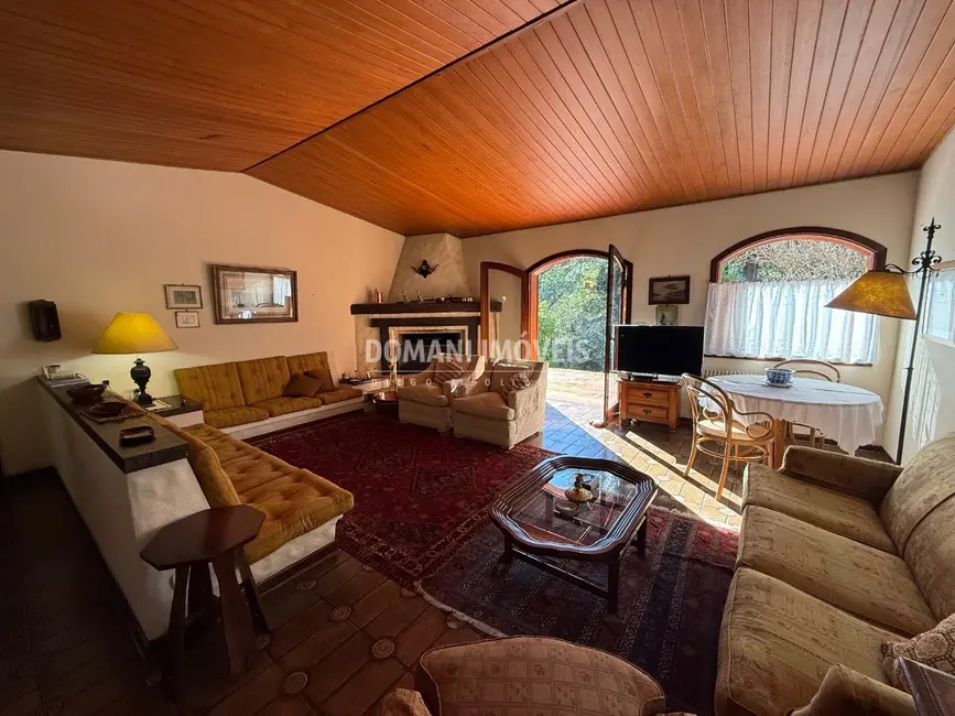 Foto 8 de Casa com 4 quartos à venda, 267m2 em Campos Do Jordao - SP