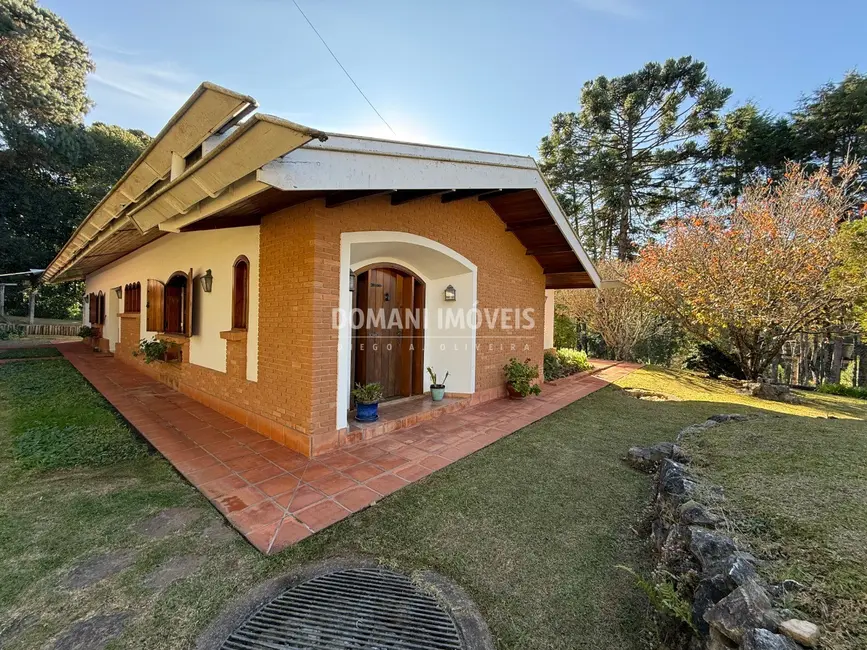 Foto 3 de Casa com 4 quartos à venda, 267m2 em Campos Do Jordao - SP