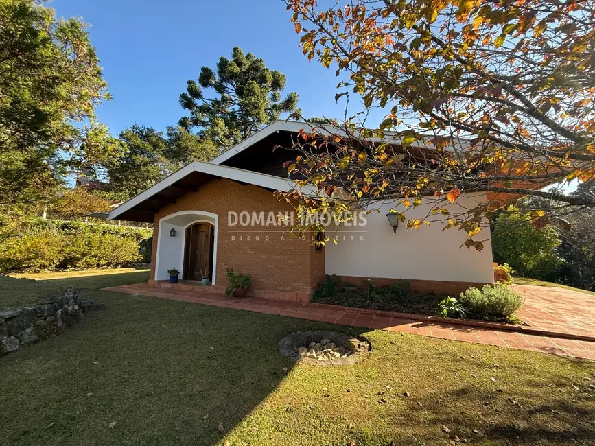 Foto 2 de Casa com 4 quartos à venda, 267m2 em Campos Do Jordao - SP
