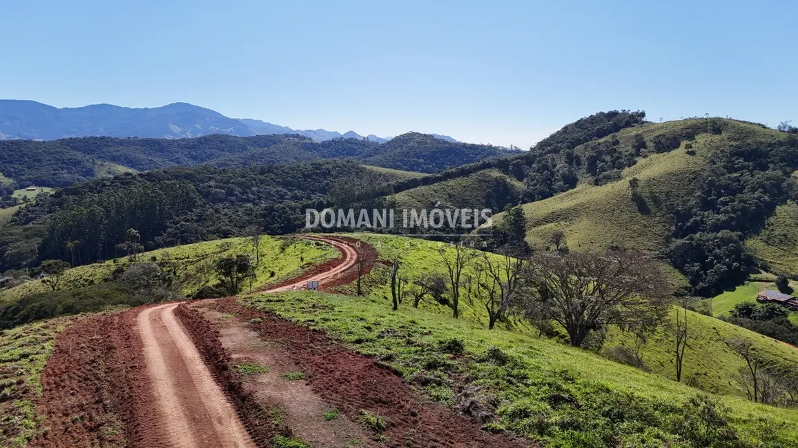 Foto 3 de Terreno / Lote à venda, 1185m2 em Santo Antonio Do Pinhal - SP