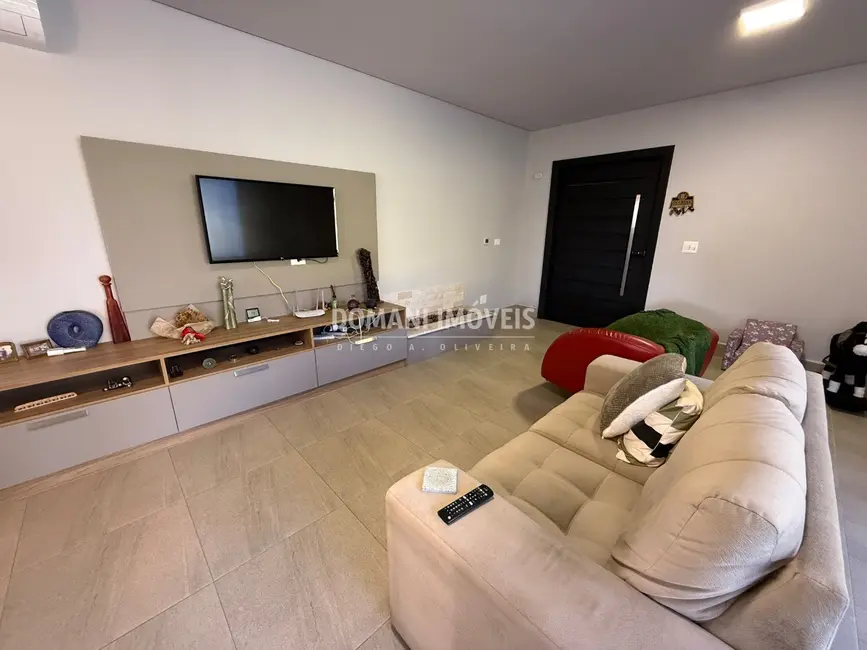 Casa de Condomínio com 3 quartos à venda, 275m2 em Santo Antonio Do Pinhal - SP - imagem 8 Foto 8 de Casa de Condomínio com 3 quartos à venda, 275m2 em Santo Antonio Do Pinhal - SP