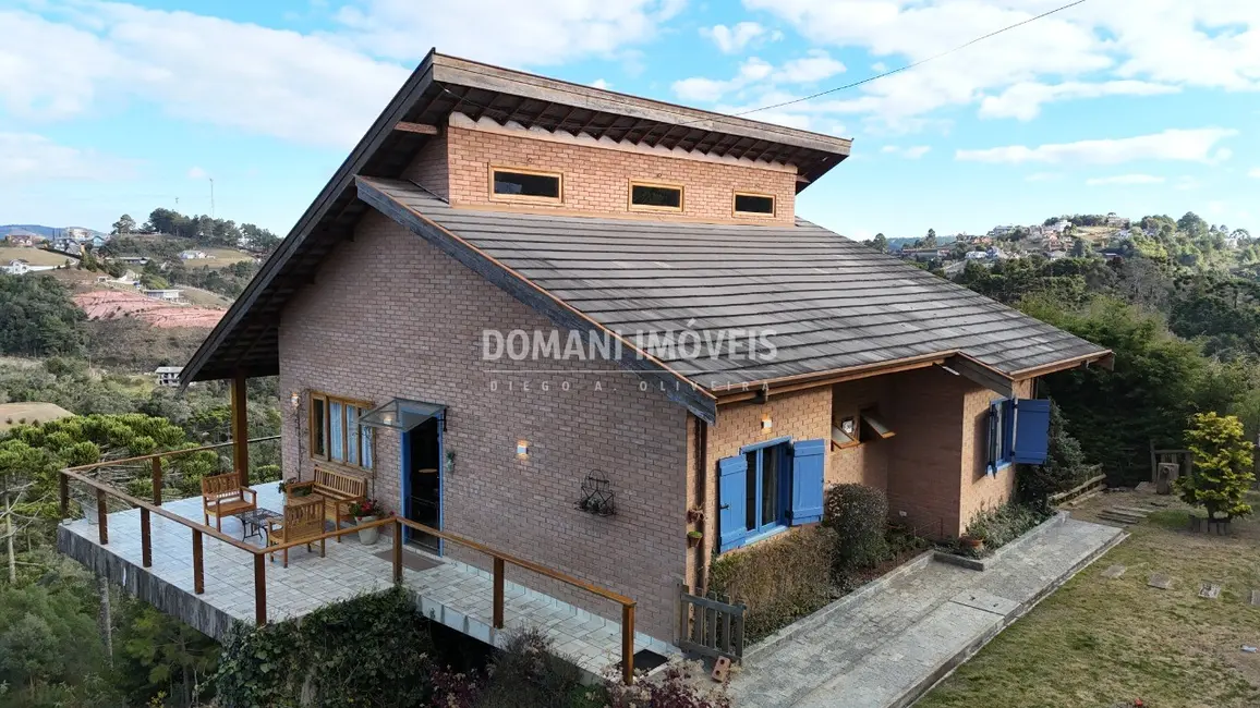 Foto 1 de Casa com 2 quartos à venda, 129m2 em Campos Do Jordao - SP