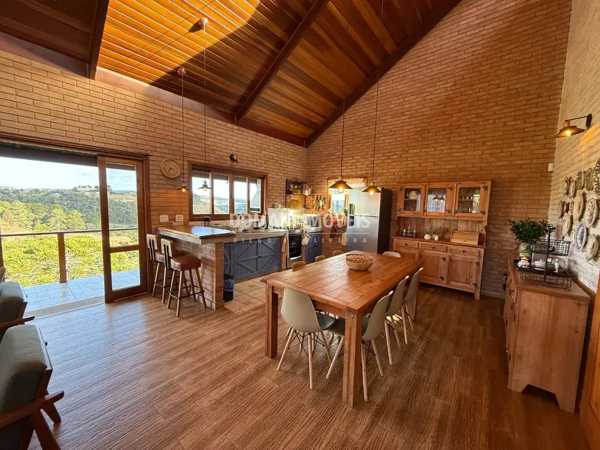 Foto 9 de Casa com 2 quartos à venda, 129m2 em Campos Do Jordao - SP