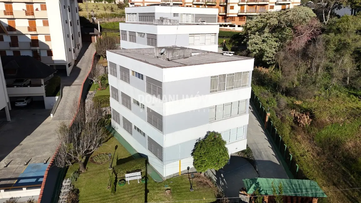 Apartamento com 3 quartos à venda, 169m2 em Campos Do Jordao - SP - imagem 5 Foto 5 de Apartamento com 3 quartos à venda, 169m2 em Campos Do Jordao - SP