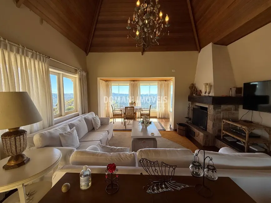 Foto 9 de Casa de Condomínio com 4 quartos à venda, 239m2 em Campos Do Jordao - SP