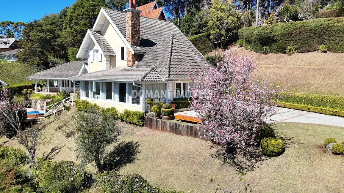 Foto 3 de Casa de Condomínio com 4 quartos à venda, 239m2 em Campos Do Jordao - SP