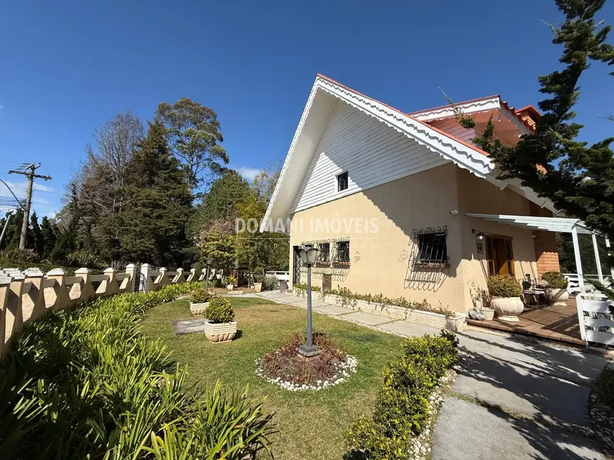 Foto 1 de Casa com 3 quartos para alugar, 205m2 em Campos Do Jordao - SP